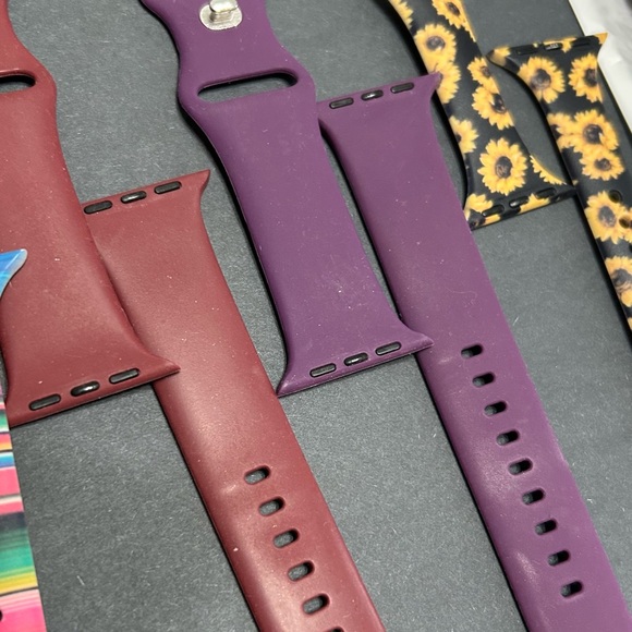 Set of 6 iPhone 44mm Apple Watch ⌚️ bands - Picture 4 of 5